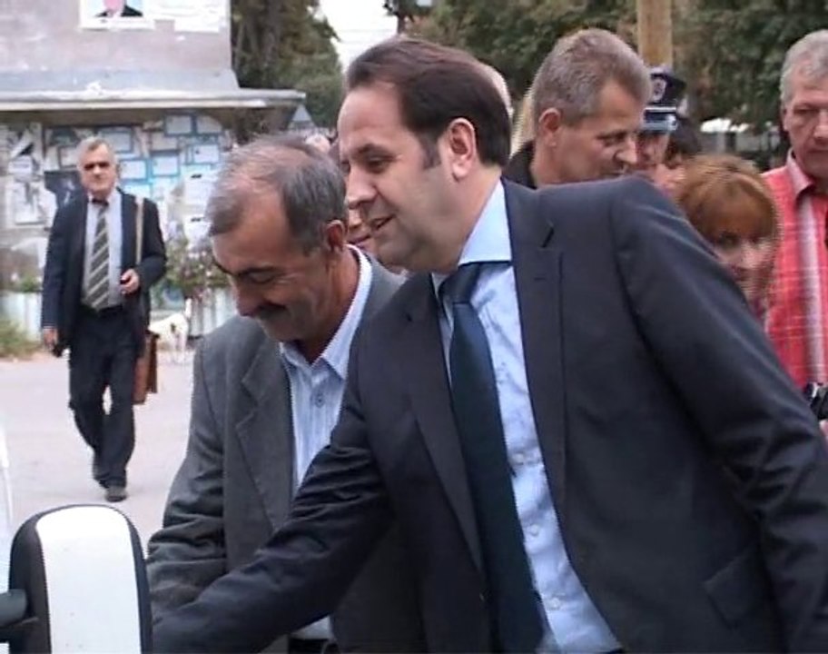 Rasim_Ljajic_urucuje_dostavno_vozilo_