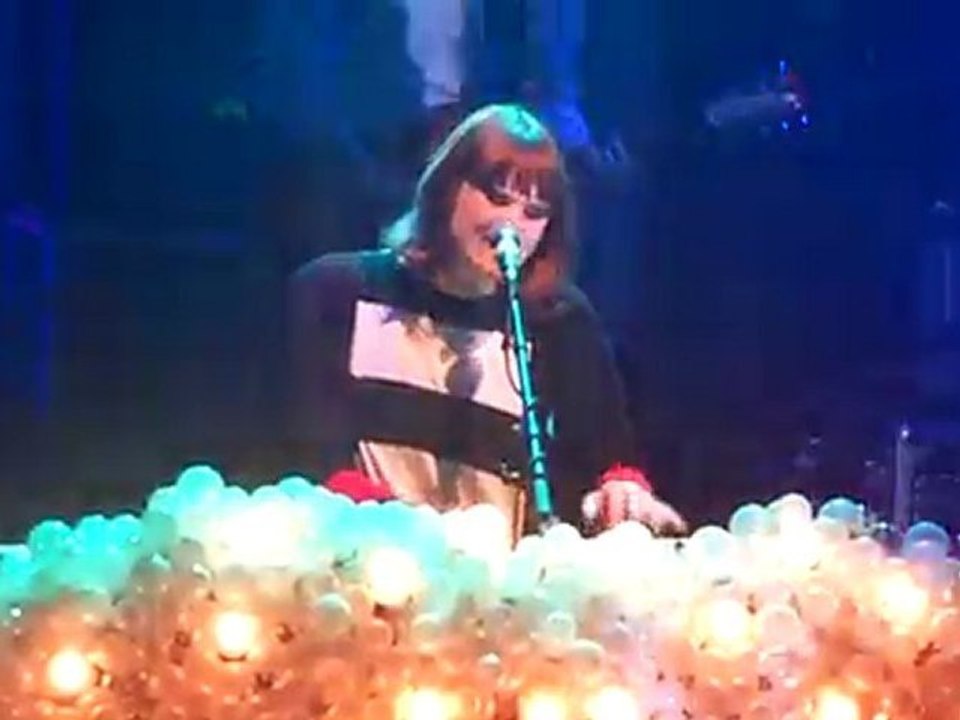 Kate Nash - Skeleton Song [Live @ Lyon]