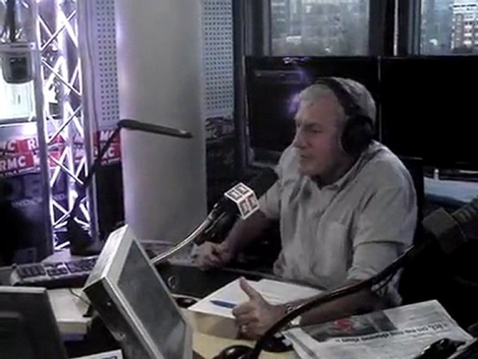 Luis chante la Marseillaise .... à sa façon.