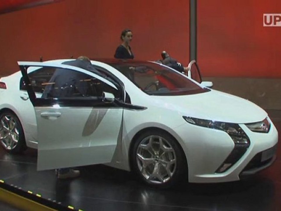 UP24.TV Paris Motor Show 2010: Opel raus aus der Krise (DE)