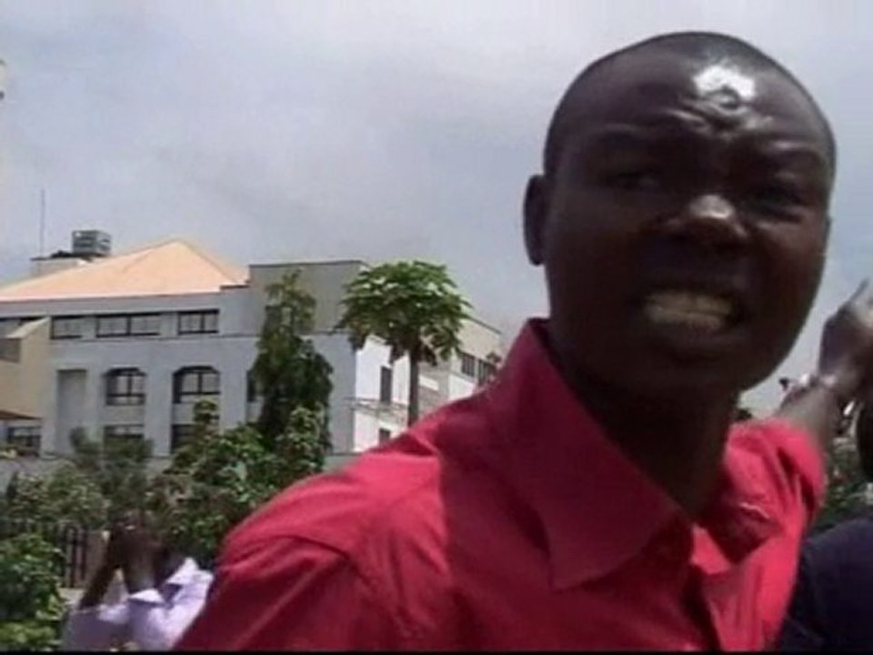 Nigeria bomb blasts kill eight