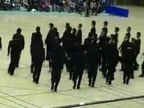 集団行動 Précision des Japonais