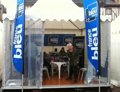 Entre Cours Et Jardins