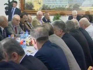 PLO: Israel 'must halt settlements'