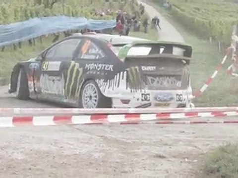sortie de ken block ( WRC rallye de france 2010) suite
