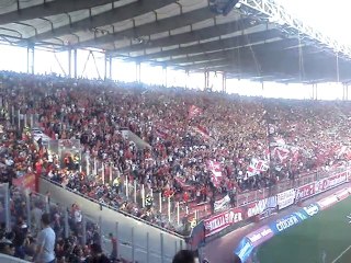 RedPlanet.gr - Kόσμος, Ολυμπιακός - Βόλος (2/10/10)