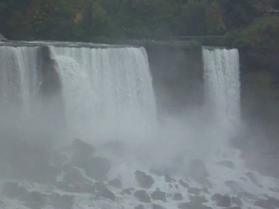 v003_Niagara Falls_1ere chute_près