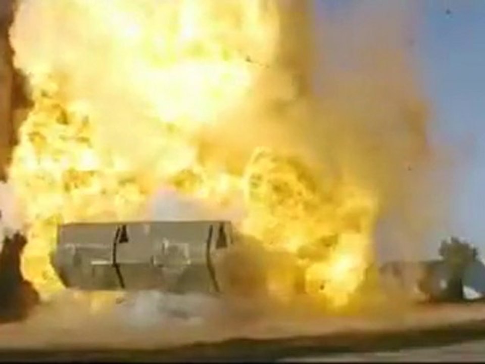 Death Race 2 - Teaser Trailer #1 HD [VO]