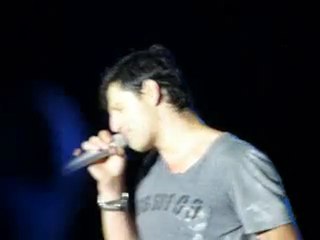 Sakis on stage 2009 by Maria kouzin