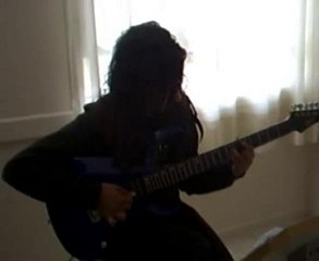 28 ders programa katılan elektro gitar öğrencisi