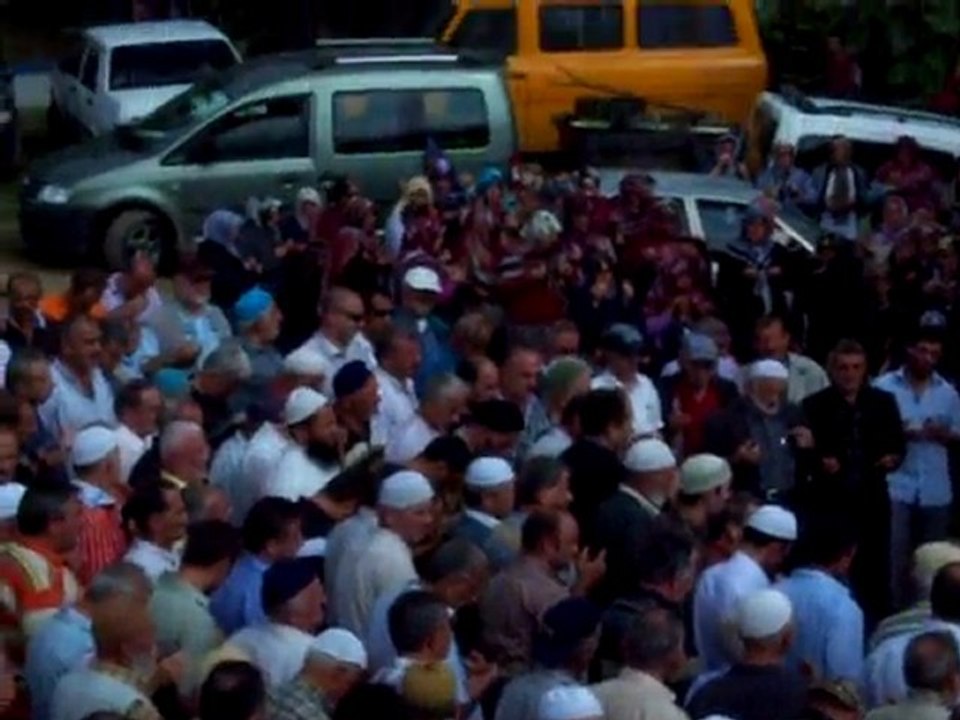 Rahmetli Hamdi Demircinin cenaze Duası