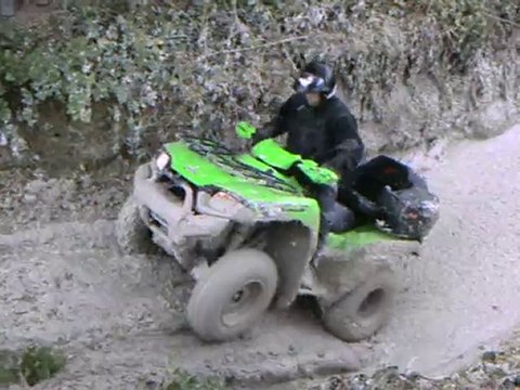 Bourbier au terrain de suippes en Quad