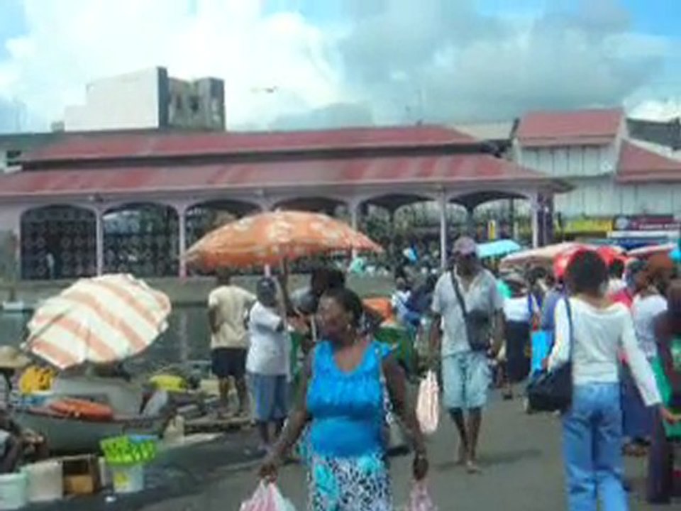 marché poissons Pointe à Pitre