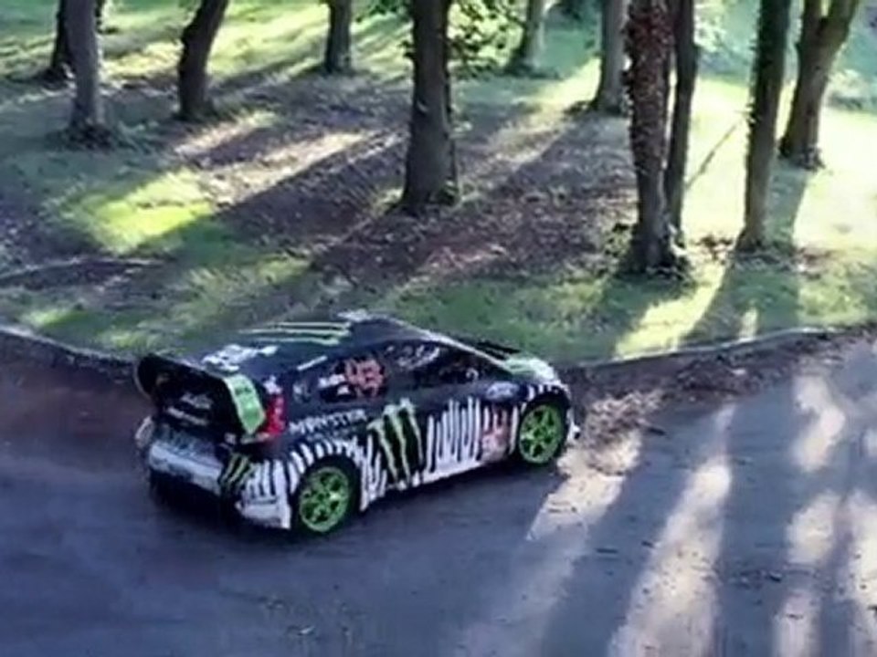 Ken Block  Gymkhana Autodrome Montlhéry (2010)