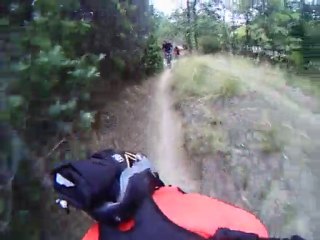 Pedrolos y camara grabando para atrás