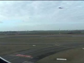 Ovni UFO Paris Airport 2010