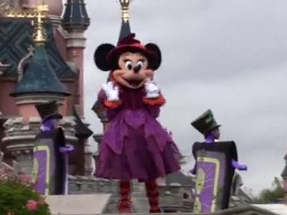 Les Méchants Disney font leur Halloween show partie 1
