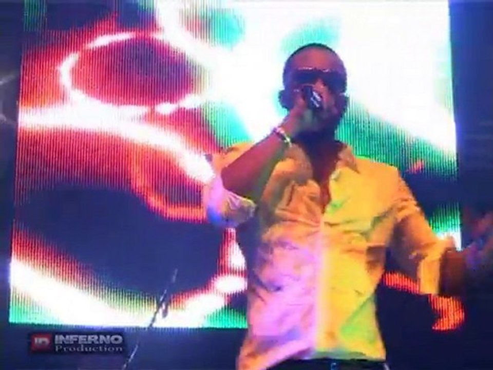 Fally Ipupa - Traveling Love Live au Zenith 2010