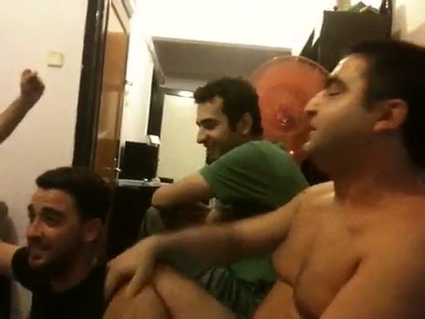 Bir Derdim Var Bin Dermana Değişmem Asla - Çarşı Yeni Beste