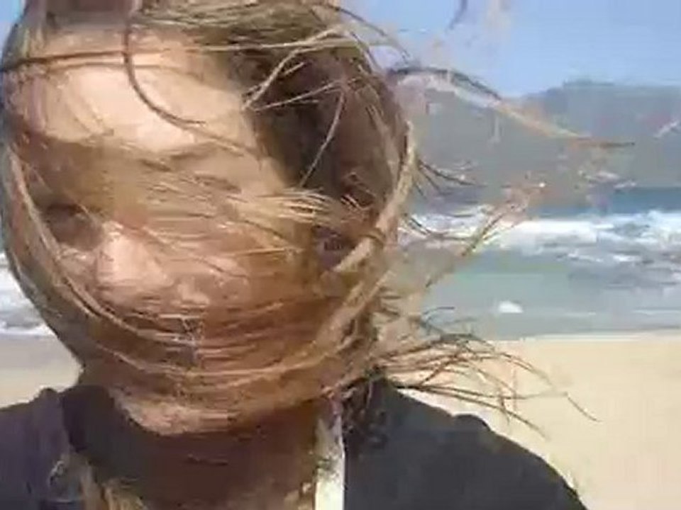 /Users/anaischauvin/Desktop/GRAND JOURNAL/Clip - U MARILLU