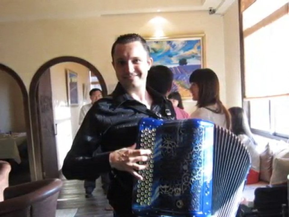 Yue Liang Dai Biao Wo De Xin - by Laurent Michelotto