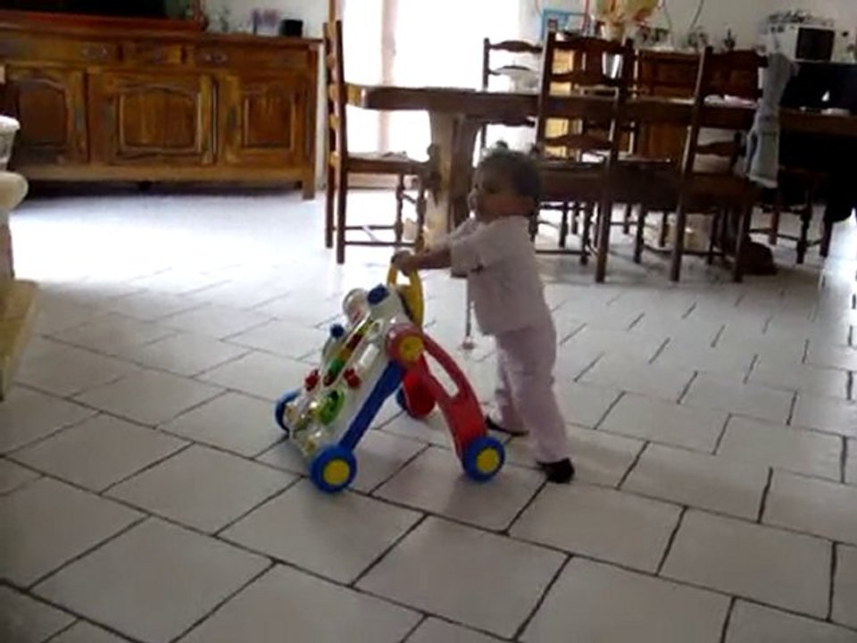 La poupette marche !