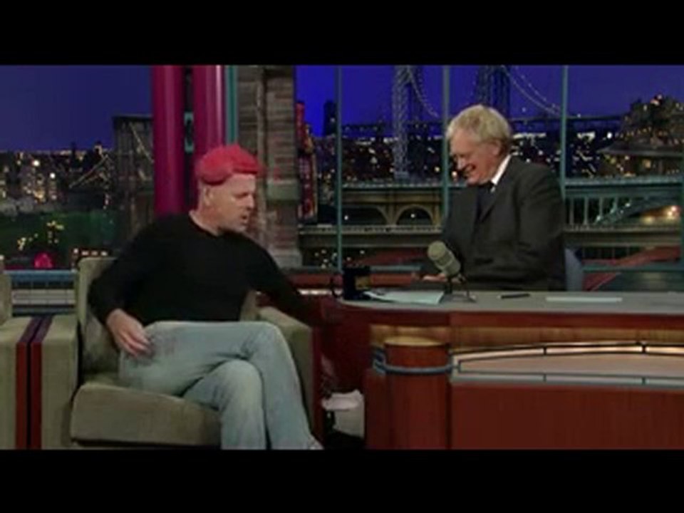 Bruce Willis imita a Lady Gaga en David Letterman