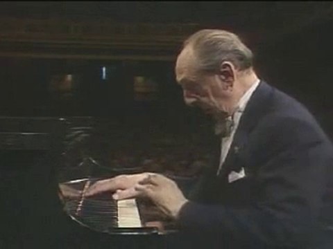Horowitz plays Liszt _ Schubert Valse