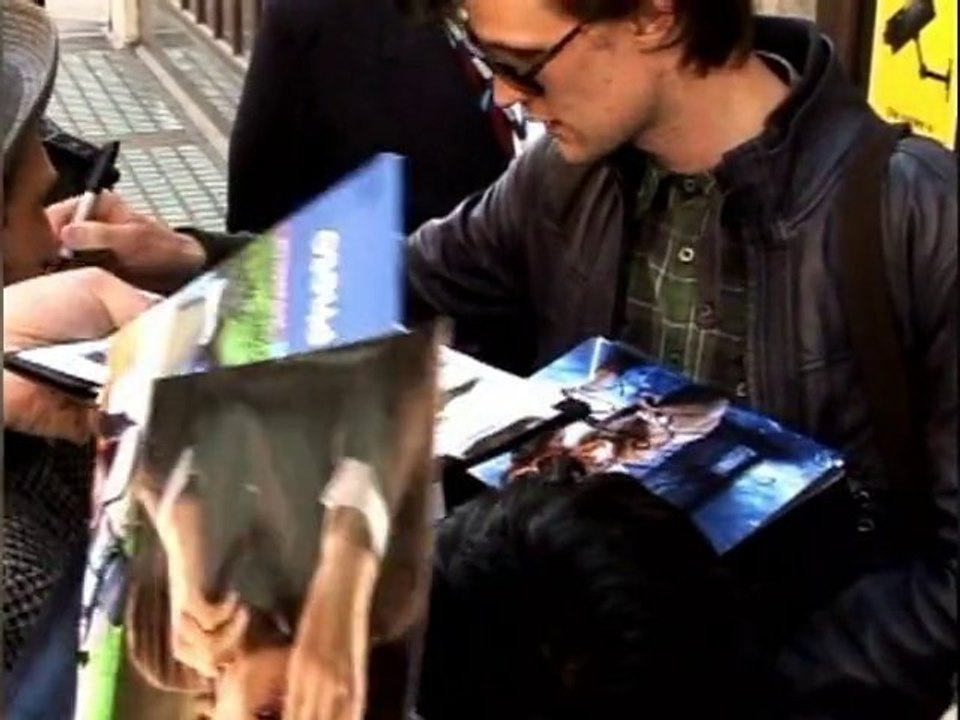 SNTV - Splash celebrity news beat