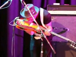 M. Jack Bee : Live in Byron Bay