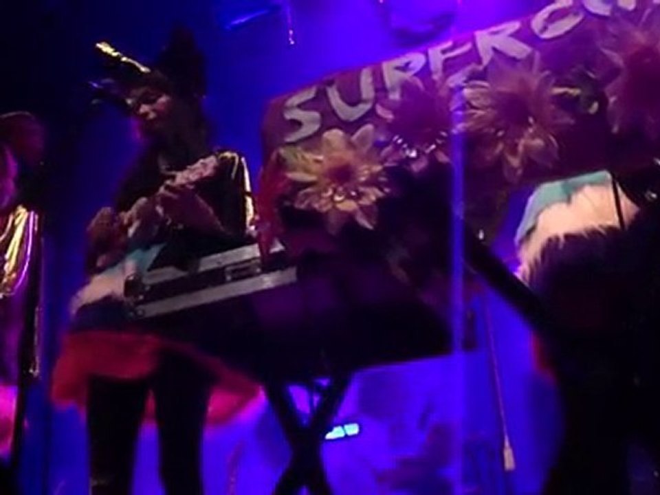 Supercute ( 1ère Partie Kate Nash )