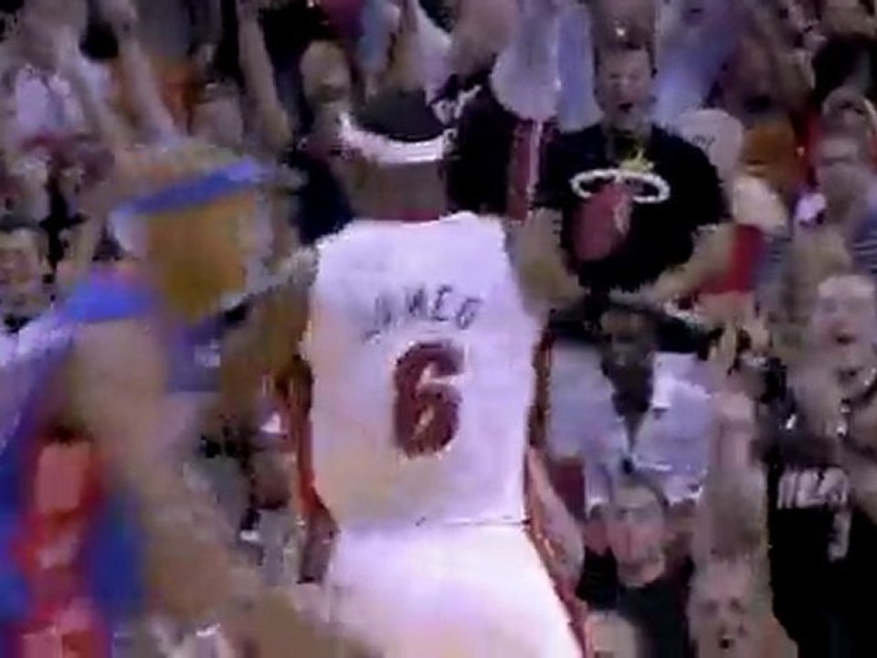 LeBron spins and drives to the cup for the slam in the closi