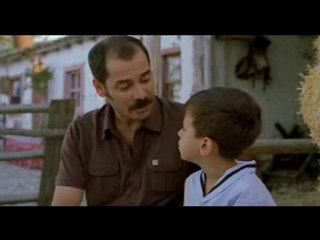 küçük çocuk ve kar taneleri