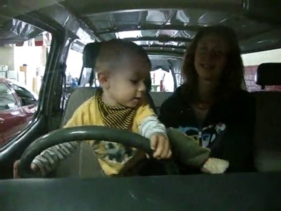 1ère leçon de conduite avec môm