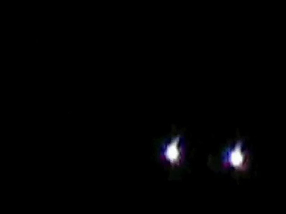 UFO activity over Brooklyn, NY - 10-Apr-2010