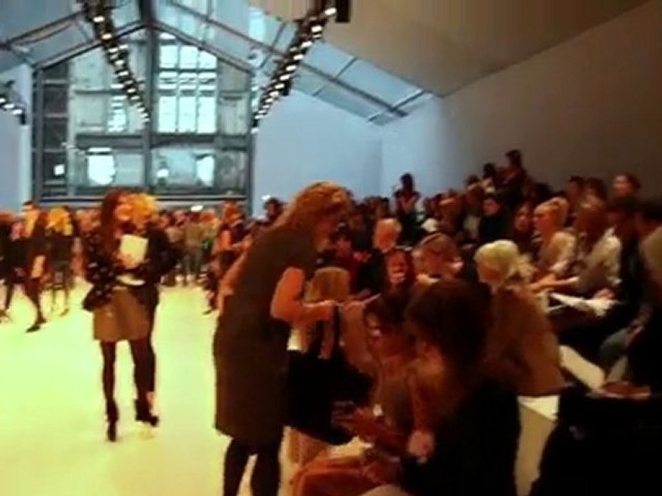 Matthew-Williamson-Spring-Summer-2011