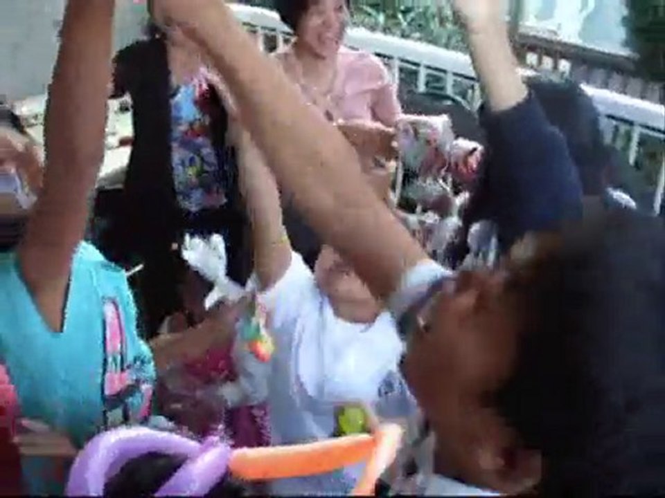 PABITIN is the Filipino PINATA - Vancouver BC backyard party
