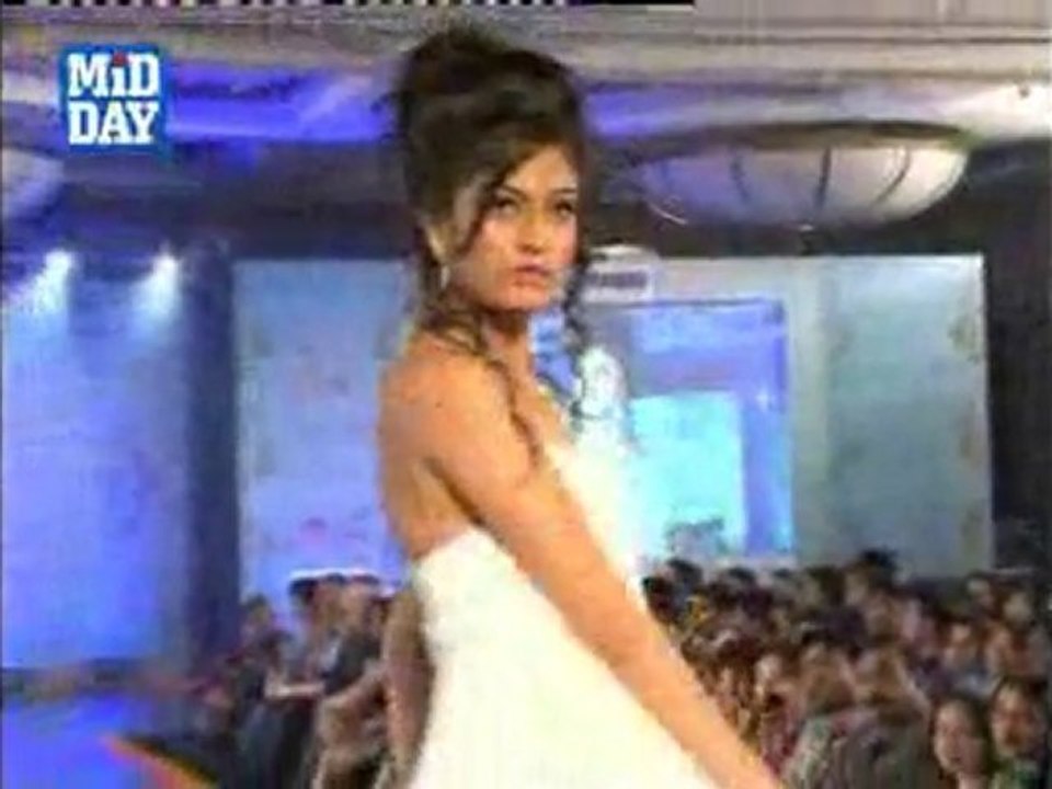 Claudia,Mughda,Urmila and Soha set the ramp on fire