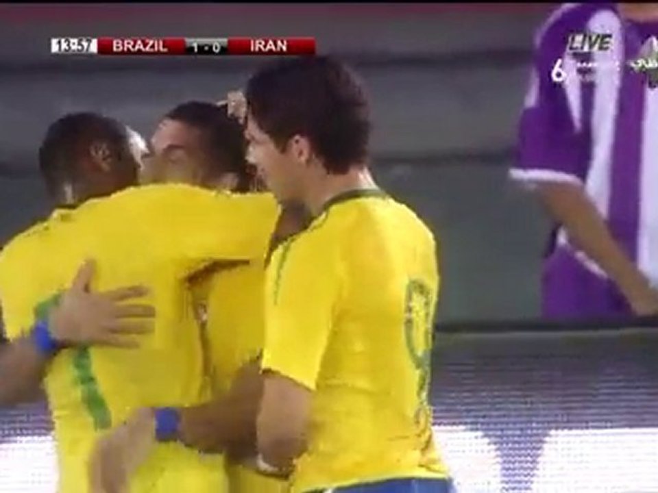 Brazil vs Iran 3-0 Dani Alves AMAZING Free Kick