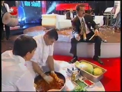 TRSOSYAL.COM - Ajda Pekkan Oyalama Beni İbo Show