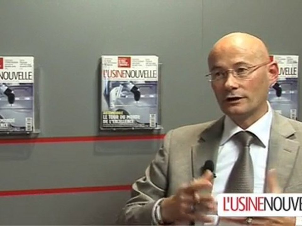 Vincent Basso (PSA) au Mondial de l'automobile 2010
