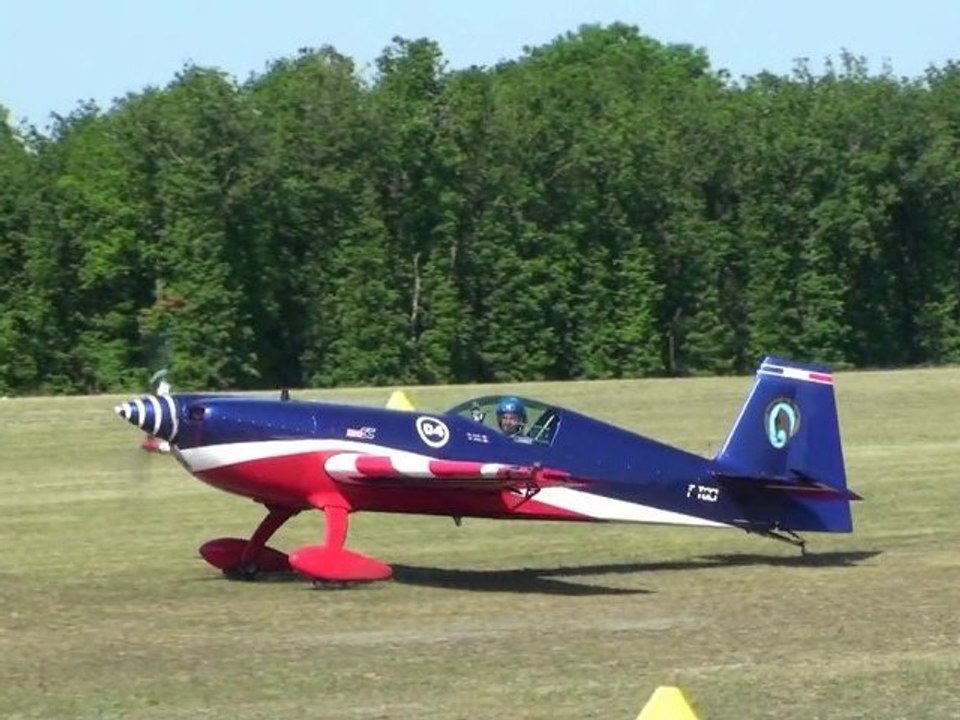 Extra 330 SC Hommage au Capitaine ECALLE LFTA 2009 HD 720 L