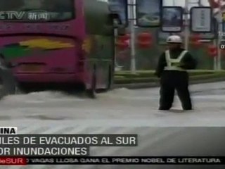 Miles de evacuados al sur de China por inundaciones