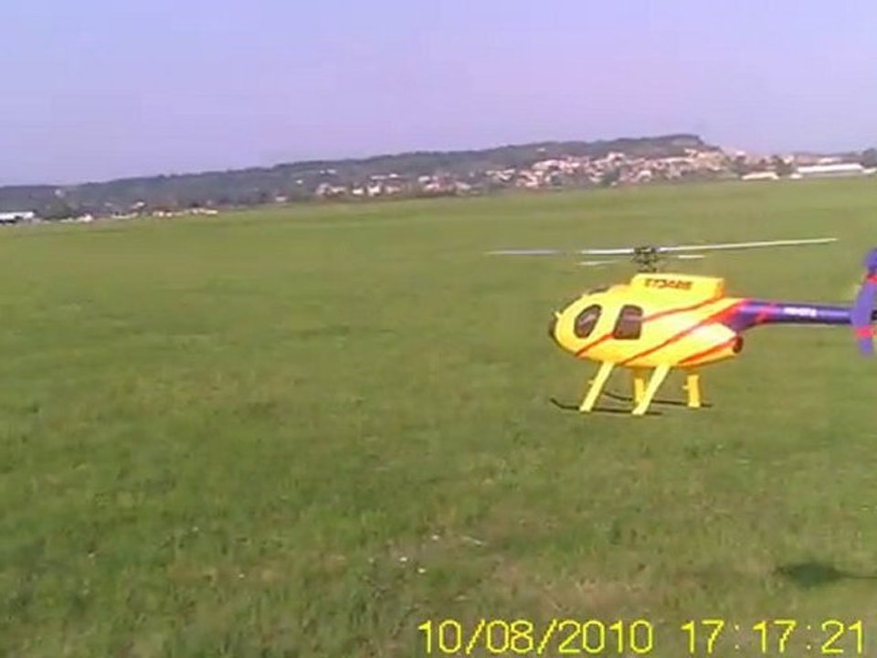 Vol Trex 250 en fuselage Hugues 500