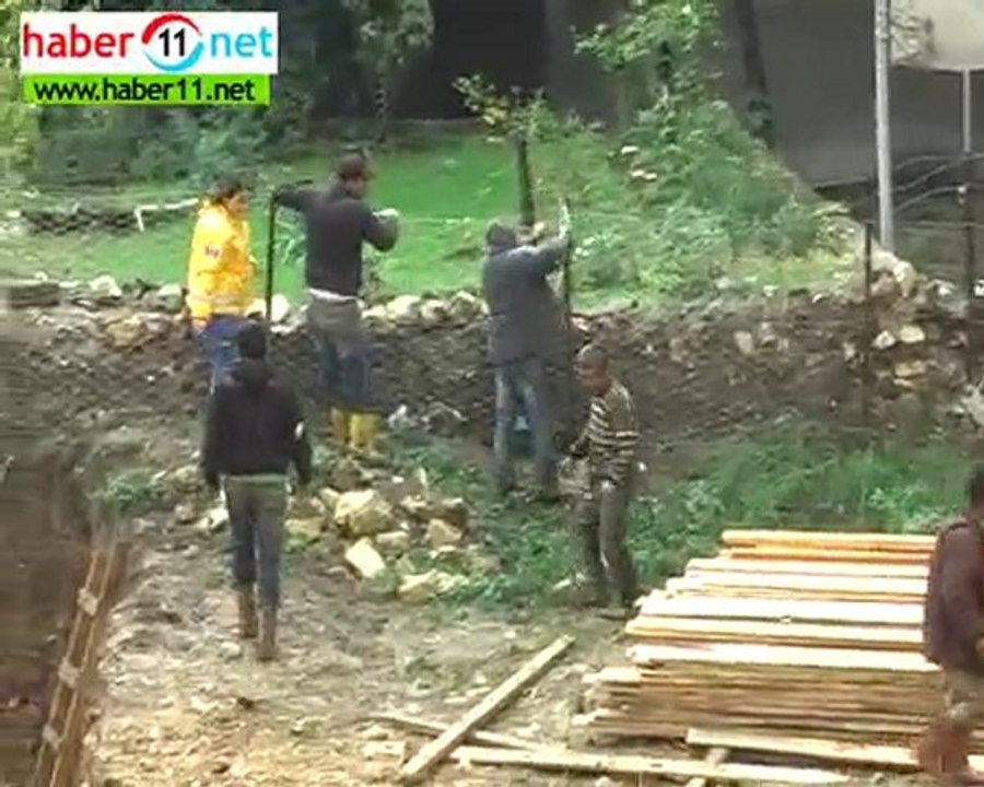BİLECİK'TE GÖÇÜK ALTINDA CAN PAZARI www.haber11.net