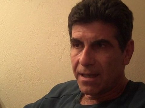 Ο Γιάννης Μπέζος στο cosmo.gr (10/2010) μέρος β