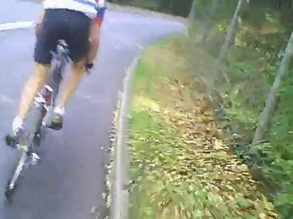 2010  - Sortie Amicale du 09/10/2010 - La côte de Saint Léger. Daniel met la plaque ... mais Patrick met le turbo !