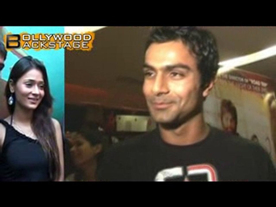 Ashmit & Sara romance staged!