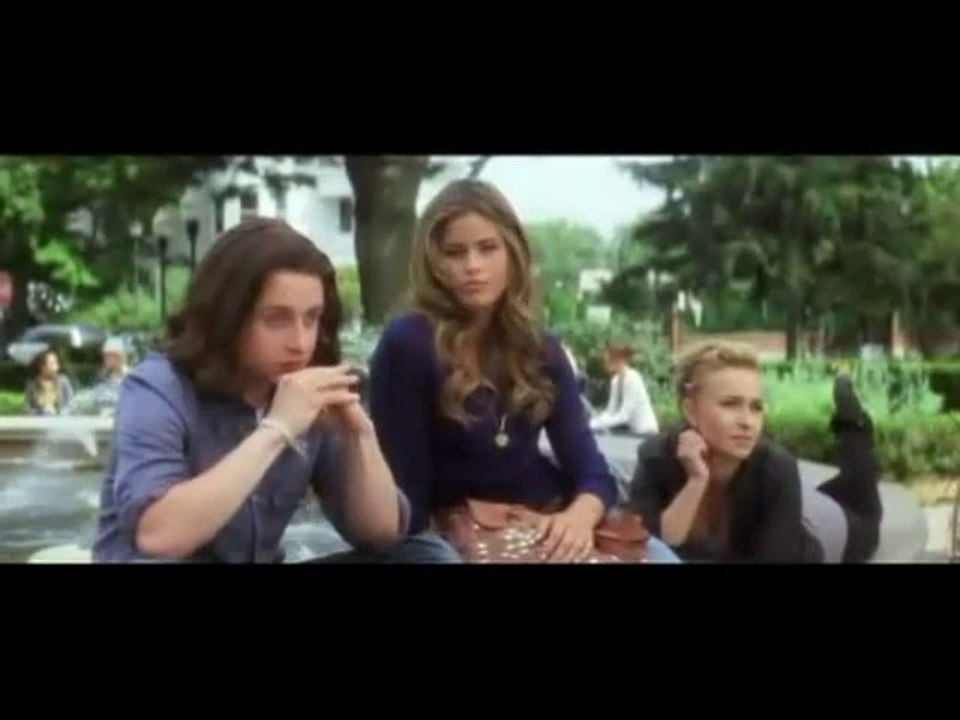 Scream 4 - Official Trailer [VO]
