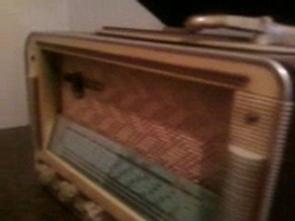 ghenada beni hassen radio philips antique